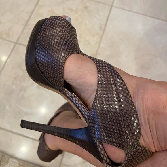 Authentic Fendi Heels (brown alligator skin) - Picture 4 of 7